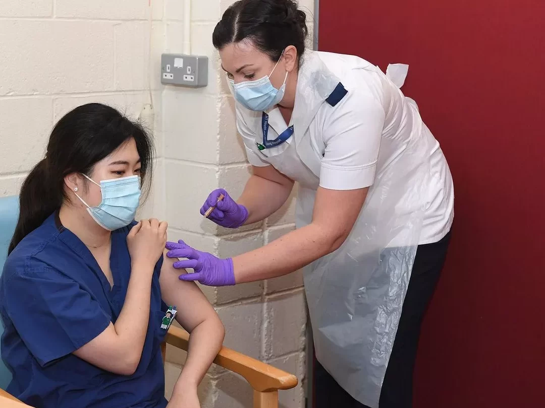 La calculadora de la vacuna Covid-19 predice su lugar en la cola para un ...