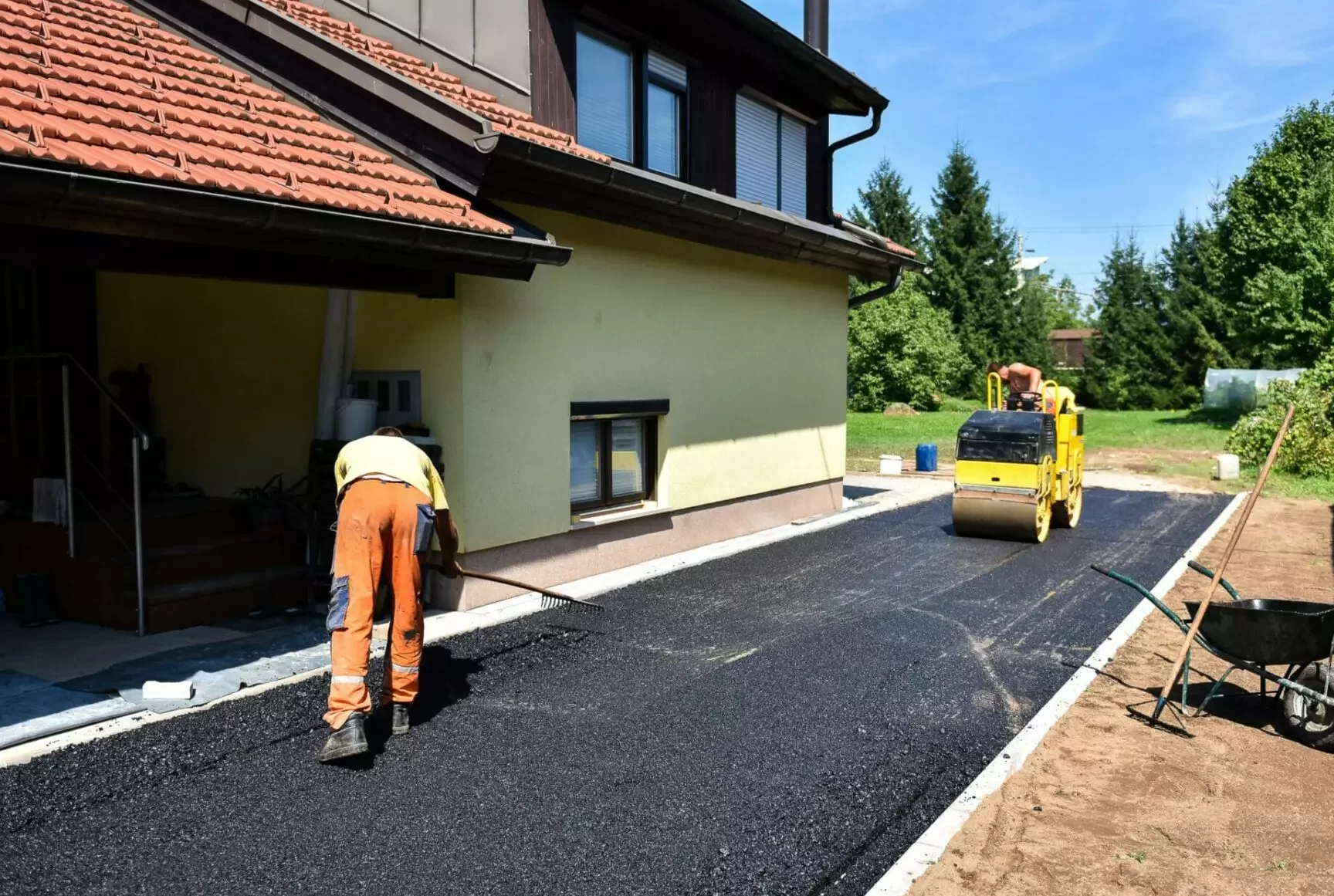 Calculadora de Costo de Pavimento de Concreto. ¿Cuál es el costo de repavimentar un camino de entrada?